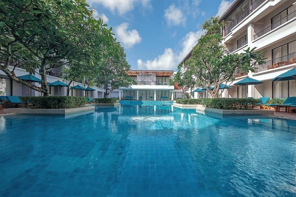 Swimming pool at DoubleTree by Hilton Phuket Banthai Resort
