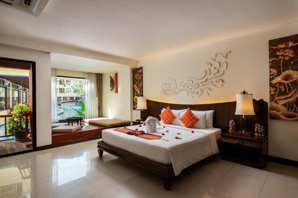 Deluxe Pool Access - Bedroom at Patong Paragon Resort & Spa